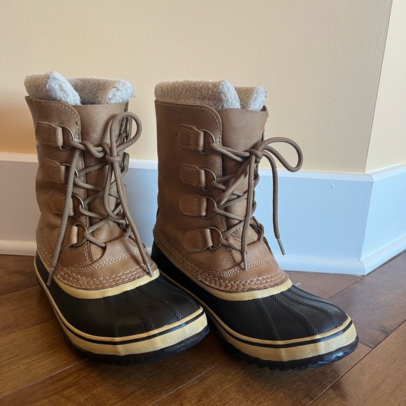 Sorel winter boots. - Picture 2 of 8